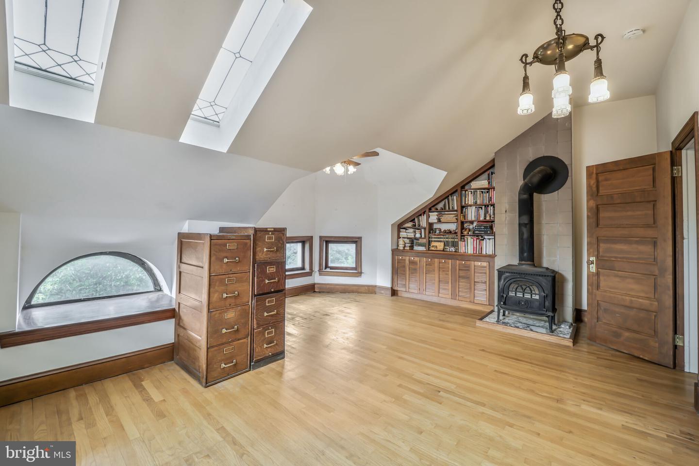 720 A ST SE, WASHINGTON, District Of Columbia 20003, 7 Bedrooms Bedrooms, ,4 BathroomsBathrooms,Residential,For sale,720 A ST SE,DCDC2199636 MLS # DCDC2199636
