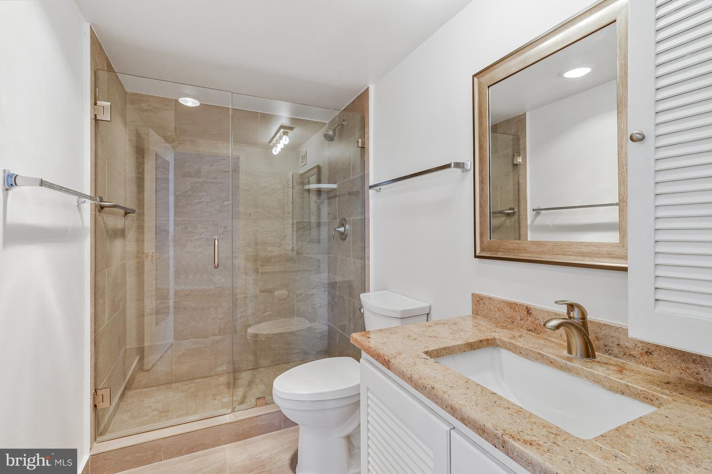 3800 FAIRFAX DR #1011, ARLINGTON, Virginia 22203, 2 Bedrooms Bedrooms, ,2 BathroomsBathrooms,Residential,For sale,3800 FAIRFAX DR #1011,VAAR2057234 MLS # VAAR2057234