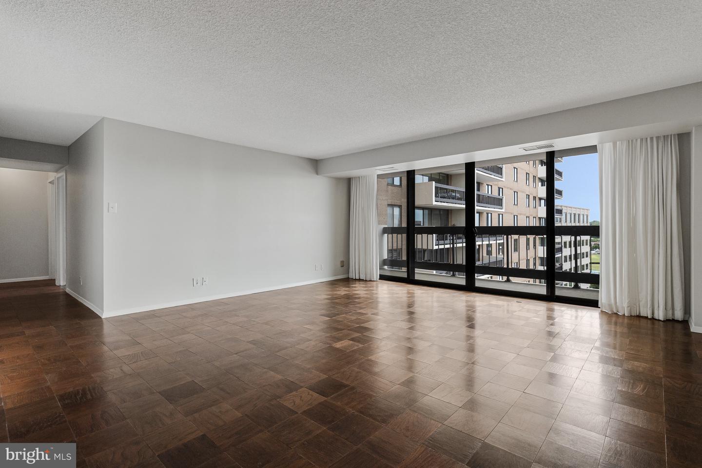 3800 FAIRFAX DR #1011, ARLINGTON, Virginia 22203, 2 Bedrooms Bedrooms, ,2 BathroomsBathrooms,Residential,For sale,3800 FAIRFAX DR #1011,VAAR2057234 MLS # VAAR2057234