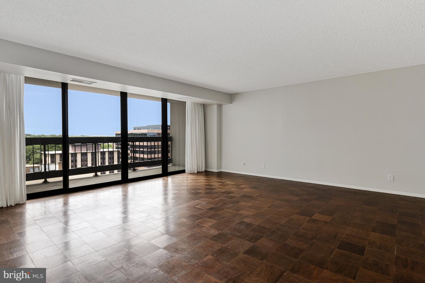3800 FAIRFAX DR #1011, ARLINGTON, Virginia 22203, 2 Bedrooms Bedrooms, ,2 BathroomsBathrooms,Residential,For sale,3800 FAIRFAX DR #1011,VAAR2057234 MLS # VAAR2057234