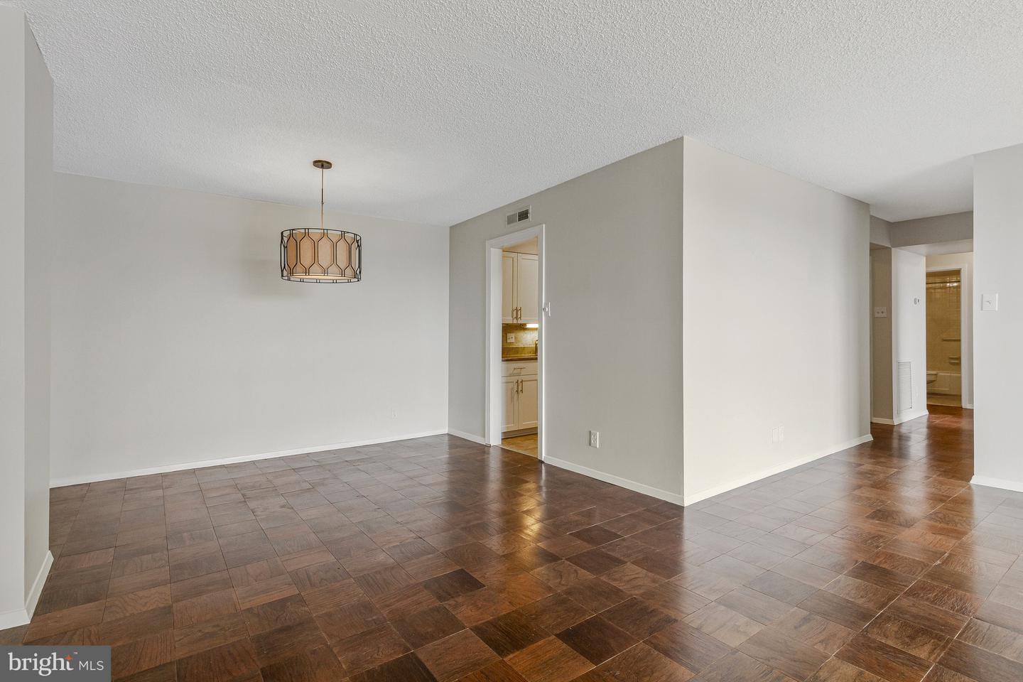 3800 FAIRFAX DR #1011, ARLINGTON, Virginia 22203, 2 Bedrooms Bedrooms, ,2 BathroomsBathrooms,Residential,For sale,3800 FAIRFAX DR #1011,VAAR2057234 MLS # VAAR2057234