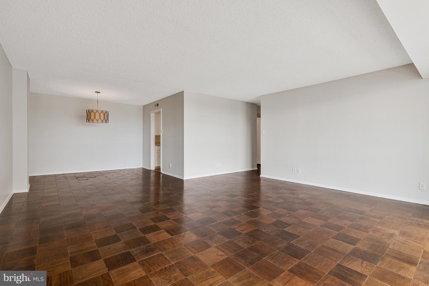 3800 FAIRFAX DR #1011, ARLINGTON, Virginia 22203, 2 Bedrooms Bedrooms, ,2 BathroomsBathrooms,Residential,For sale,3800 FAIRFAX DR #1011,VAAR2057234 MLS # VAAR2057234
