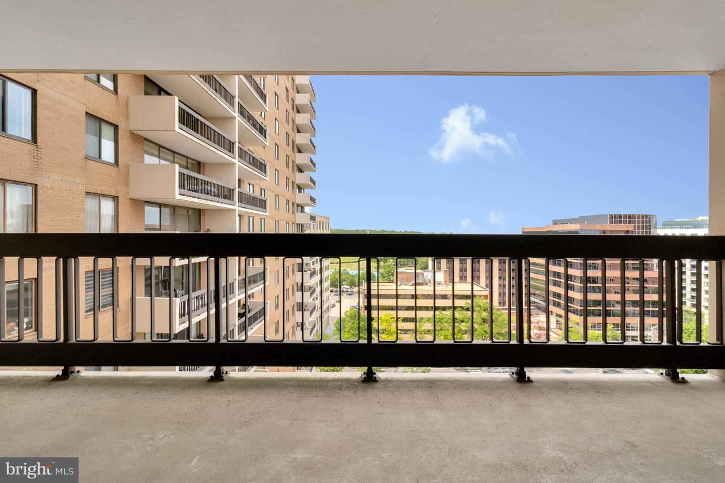 3800 FAIRFAX DR #1011, ARLINGTON, Virginia 22203, 2 Bedrooms Bedrooms, ,2 BathroomsBathrooms,Residential,For sale,3800 FAIRFAX DR #1011,VAAR2057234 MLS # VAAR2057234