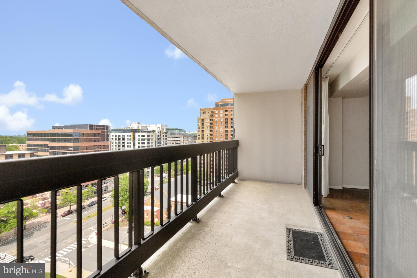 3800 FAIRFAX DR #1011, ARLINGTON, Virginia 22203, 2 Bedrooms Bedrooms, ,2 BathroomsBathrooms,Residential,For sale,3800 FAIRFAX DR #1011,VAAR2057234 MLS # VAAR2057234