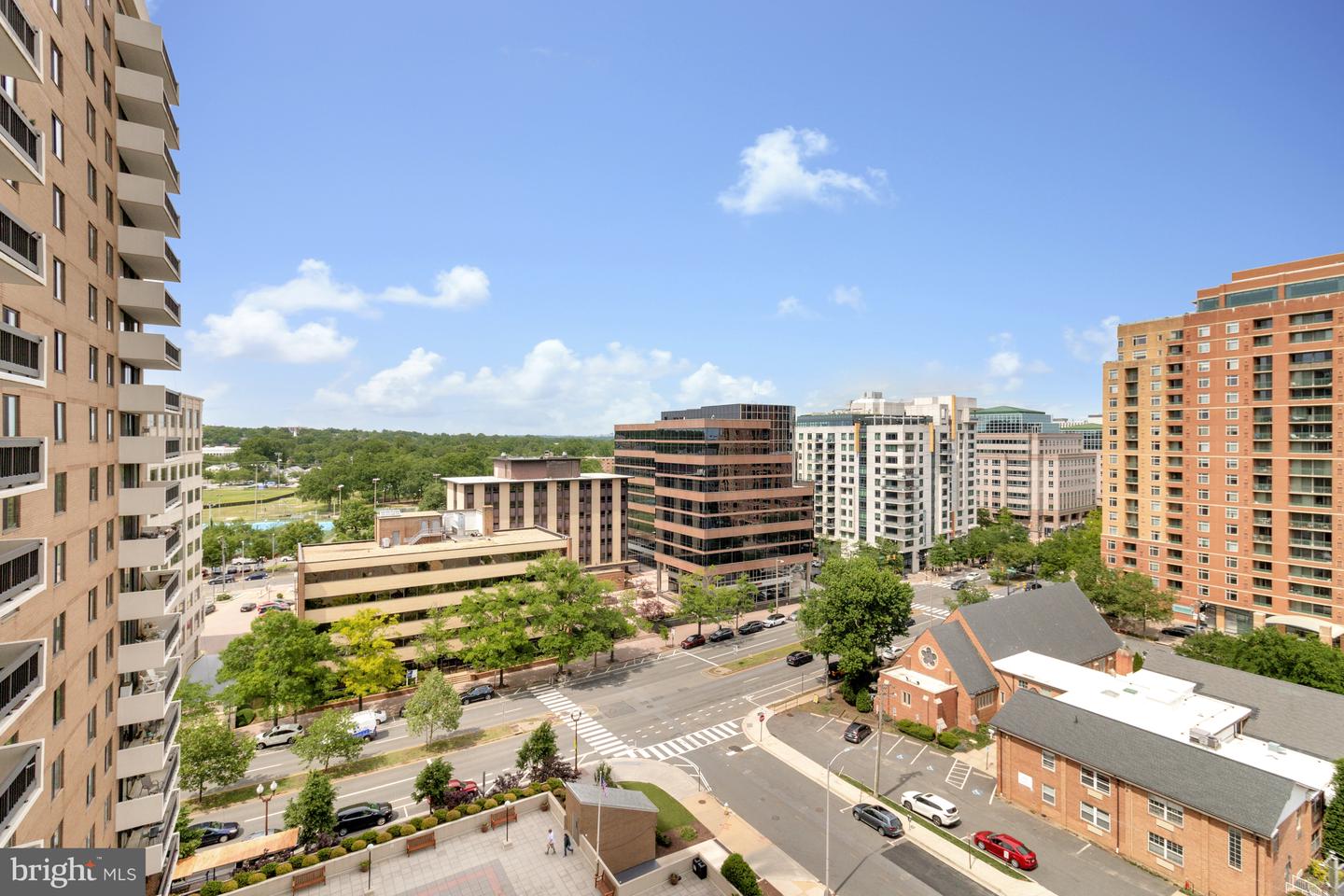 3800 FAIRFAX DR #1011, ARLINGTON, Virginia 22203, 2 Bedrooms Bedrooms, ,2 BathroomsBathrooms,Residential,For sale,3800 FAIRFAX DR #1011,VAAR2057234 MLS # VAAR2057234