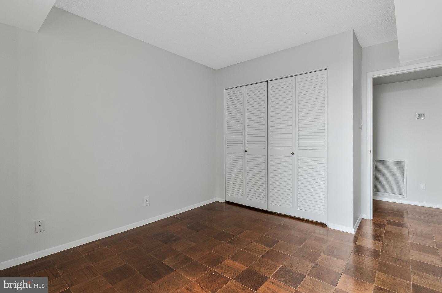 3800 FAIRFAX DR #1011, ARLINGTON, Virginia 22203, 2 Bedrooms Bedrooms, ,2 BathroomsBathrooms,Residential,For sale,3800 FAIRFAX DR #1011,VAAR2057234 MLS # VAAR2057234