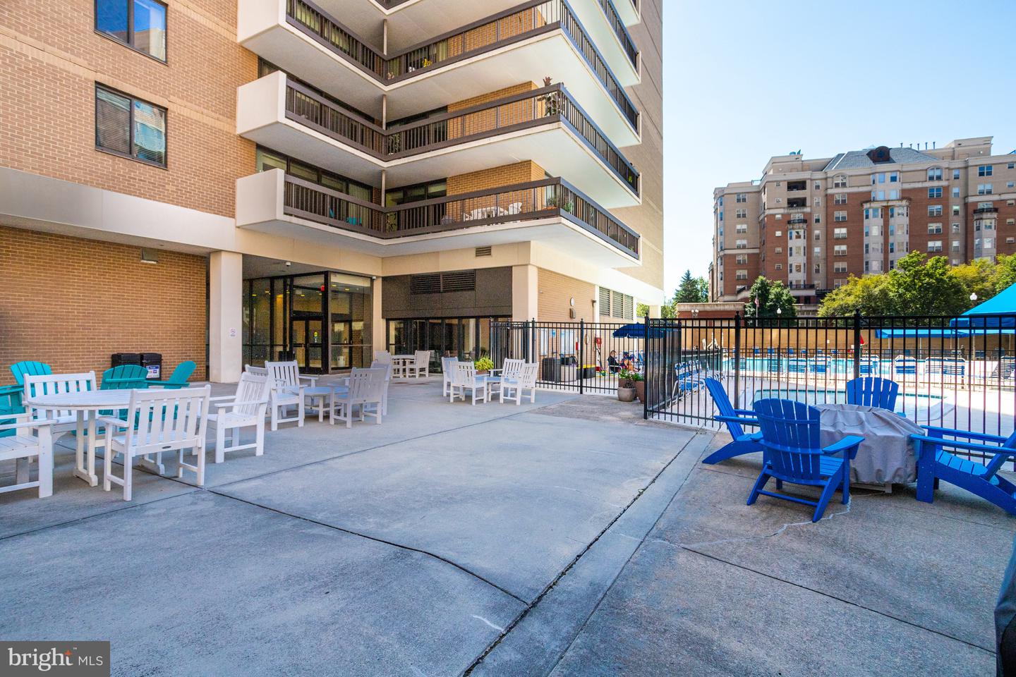 3800 FAIRFAX DR #1011, ARLINGTON, Virginia 22203, 2 Bedrooms Bedrooms, ,2 BathroomsBathrooms,Residential,For sale,3800 FAIRFAX DR #1011,VAAR2057234 MLS # VAAR2057234