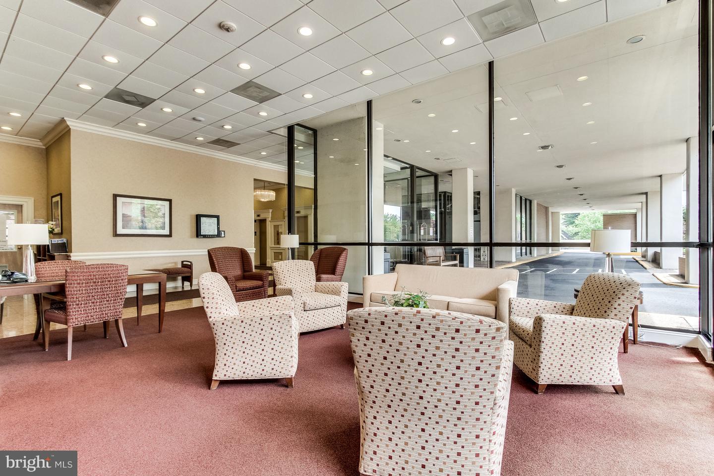 3800 FAIRFAX DR #1011, ARLINGTON, Virginia 22203, 2 Bedrooms Bedrooms, ,2 BathroomsBathrooms,Residential,For sale,3800 FAIRFAX DR #1011,VAAR2057234 MLS # VAAR2057234