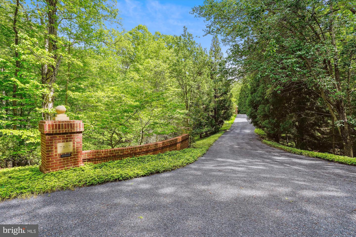 7517 LEES FARM RD, CLIFTON, Virginia 20124, 4 Bedrooms Bedrooms, ,3 BathroomsBathrooms,Residential,For sale,7517 LEES FARM RD,VAFX2239586 MLS # VAFX2239586