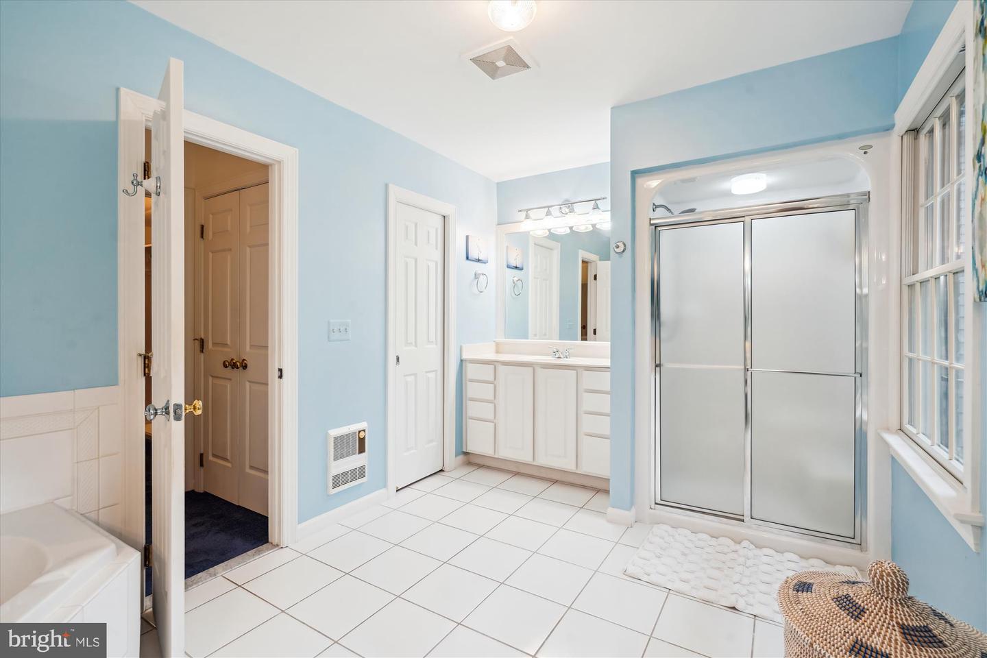 7517 LEES FARM RD, CLIFTON, Virginia 20124, 4 Bedrooms Bedrooms, ,3 BathroomsBathrooms,Residential,For sale,7517 LEES FARM RD,VAFX2239586 MLS # VAFX2239586