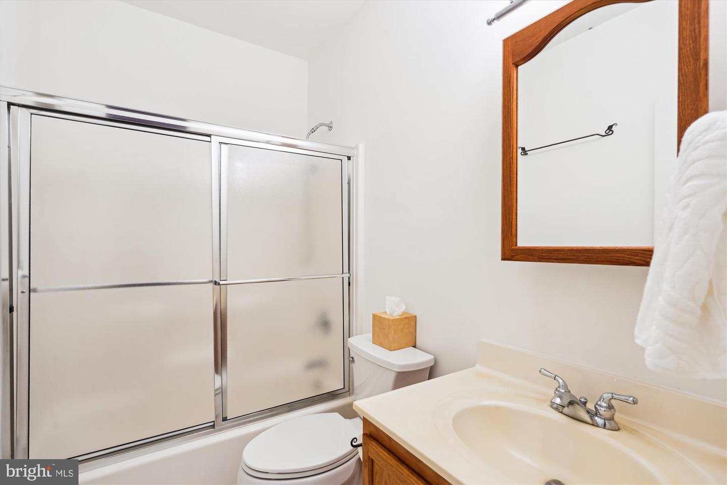 7517 LEES FARM RD, CLIFTON, Virginia 20124, 4 Bedrooms Bedrooms, ,3 BathroomsBathrooms,Residential,For sale,7517 LEES FARM RD,VAFX2239586 MLS # VAFX2239586