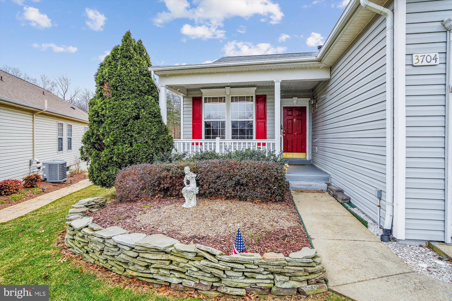 3704 CHAPMAN MILL TRL, DUMFRIES, Virginia 22025, 3 Bedrooms Bedrooms, ,2 BathroomsBathrooms,Residential,For sale,3704 CHAPMAN MILL TRL,VAPW2084934 MLS # VAPW2084934