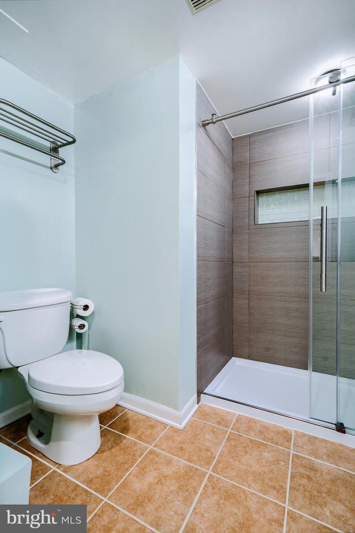 1930 18TH ST NW #B1, WASHINGTON, District Of Columbia 20009, 2 Bedrooms Bedrooms, ,2 BathroomsBathrooms,Residential,For sale,1930 18TH ST NW #B1,DCDC2193782 MLS # DCDC2193782