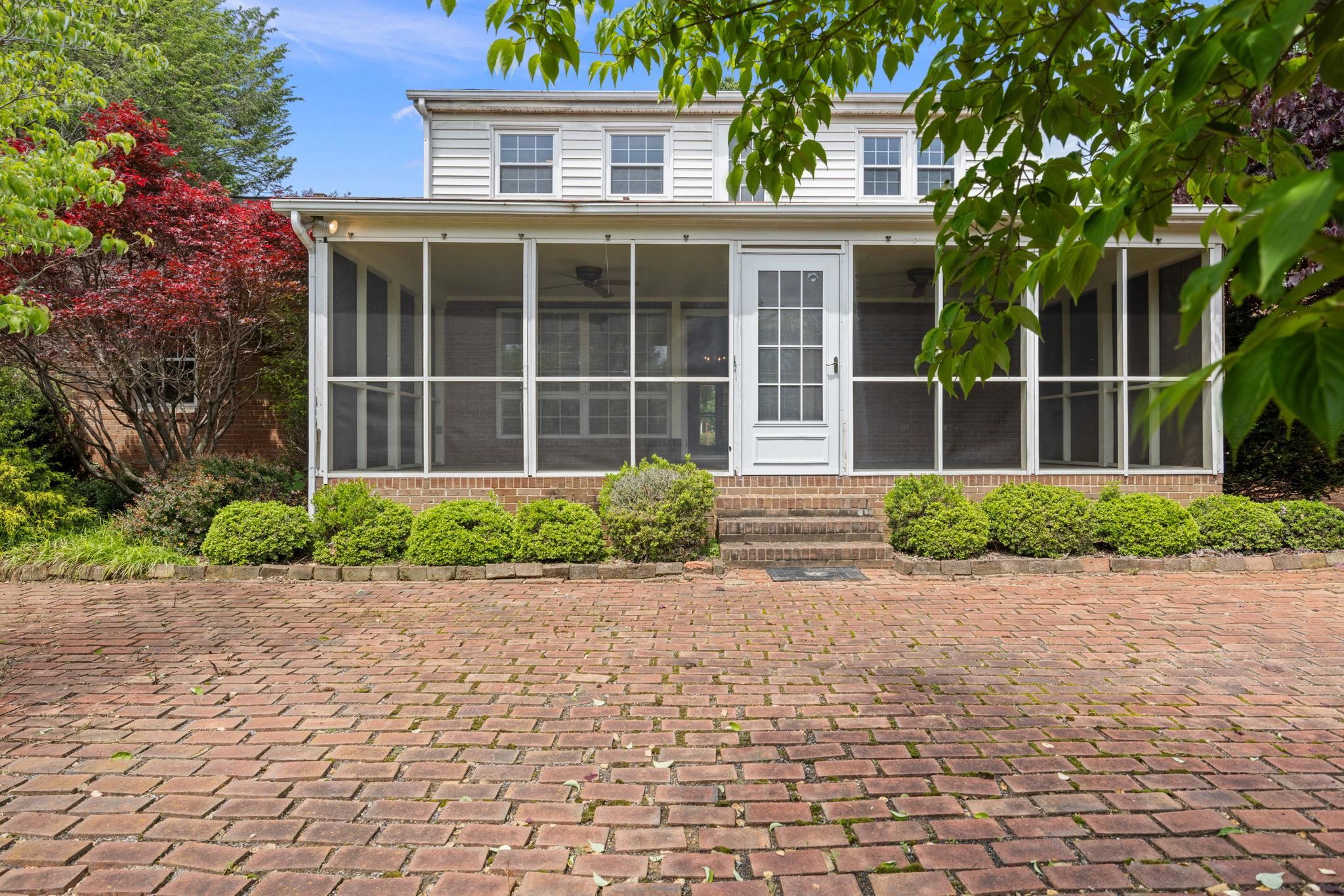 410 MONTICELLO AVE, HARRISONBURG, Virginia 22801, 5 Bedrooms Bedrooms, ,3 BathroomsBathrooms,Residential,410 MONTICELLO AVE,664696 MLS # 664696