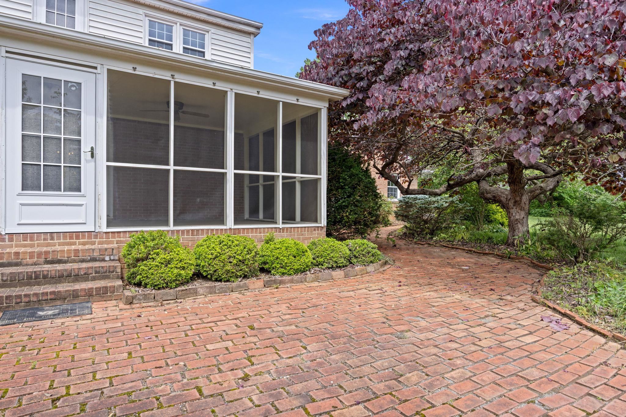 410 MONTICELLO AVE, HARRISONBURG, Virginia 22801, 5 Bedrooms Bedrooms, ,3 BathroomsBathrooms,Residential,410 MONTICELLO AVE,664696 MLS # 664696