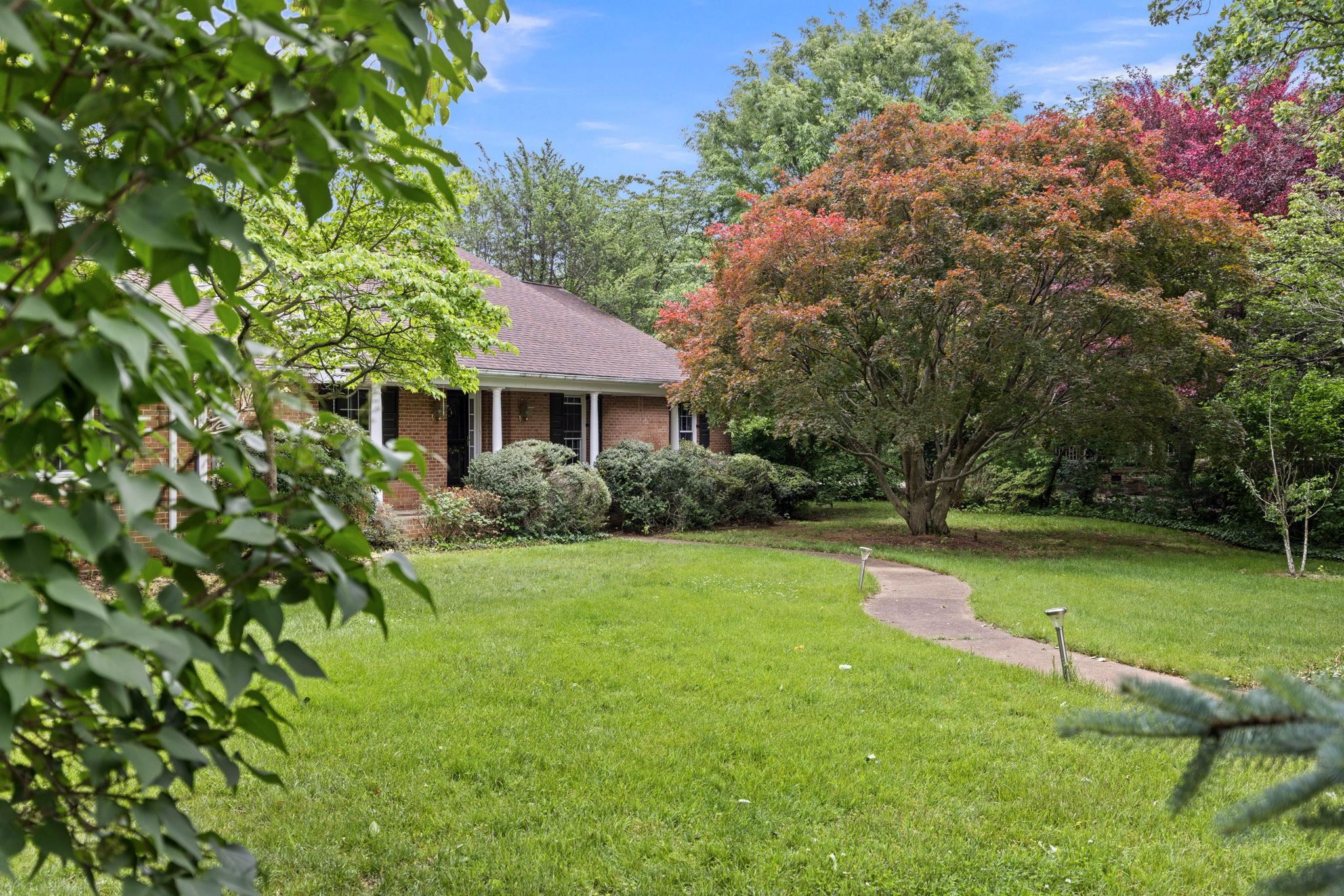 410 MONTICELLO AVE, HARRISONBURG, Virginia 22801, 5 Bedrooms Bedrooms, ,3 BathroomsBathrooms,Residential,410 MONTICELLO AVE,664696 MLS # 664696