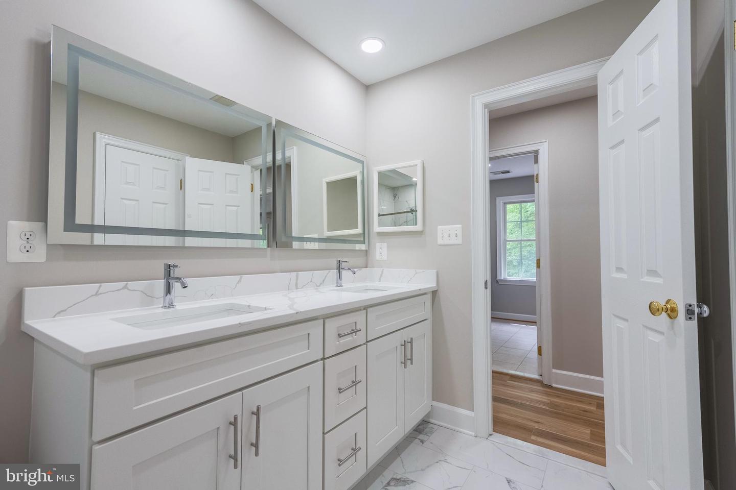 898 GOLDEN ARROW ST, GREAT FALLS, Virginia 22066, 4 Bedrooms Bedrooms, ,3 BathroomsBathrooms,Residential,For sale,898 GOLDEN ARROW ST,VAFX2237386 MLS # VAFX2237386