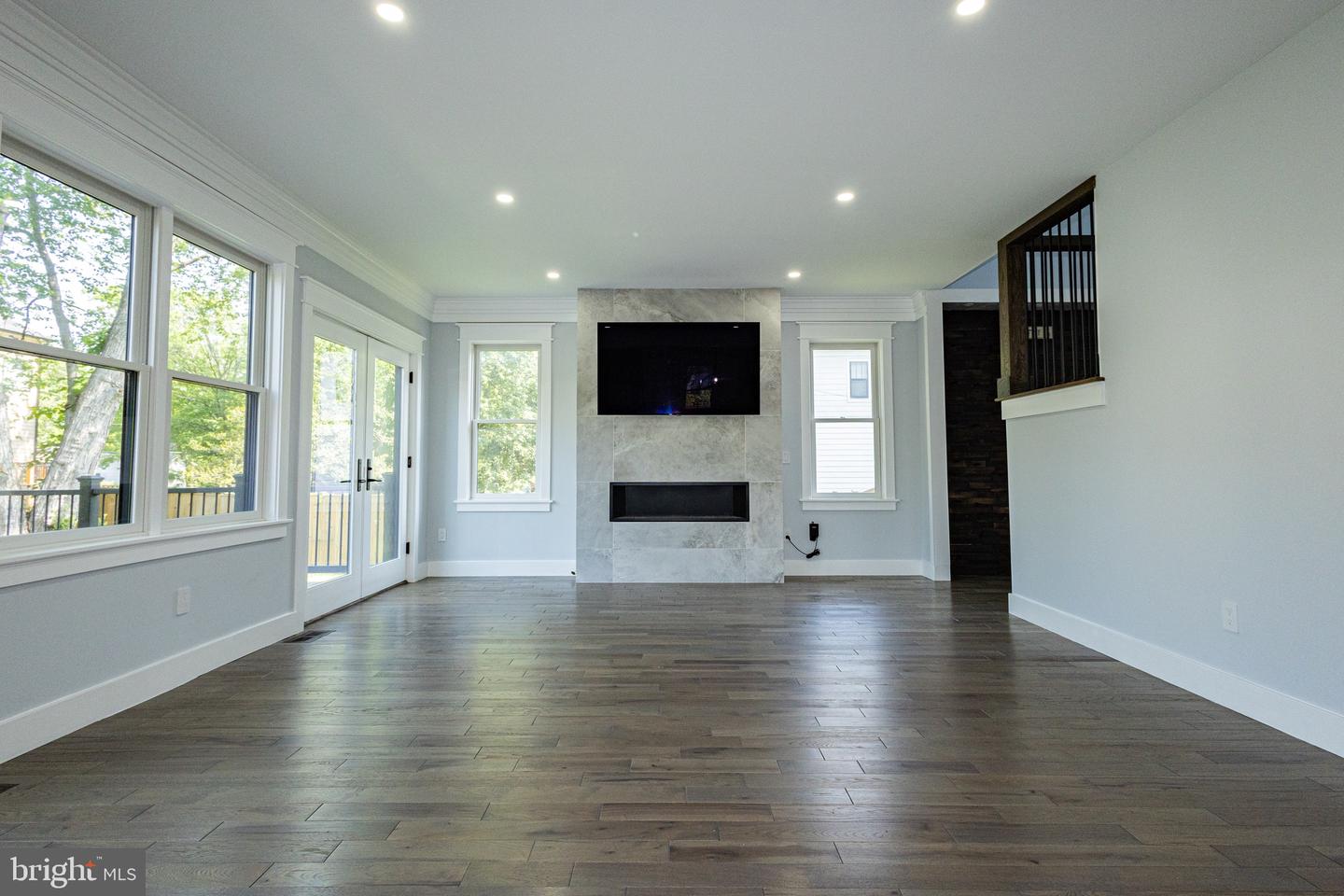 403 YEONAS DR SW, VIENNA, Virginia 22180, 6 Bedrooms Bedrooms, ,5 BathroomsBathrooms,Residential,For sale,403 YEONAS DR SW,VAFX2237070 MLS # VAFX2237070