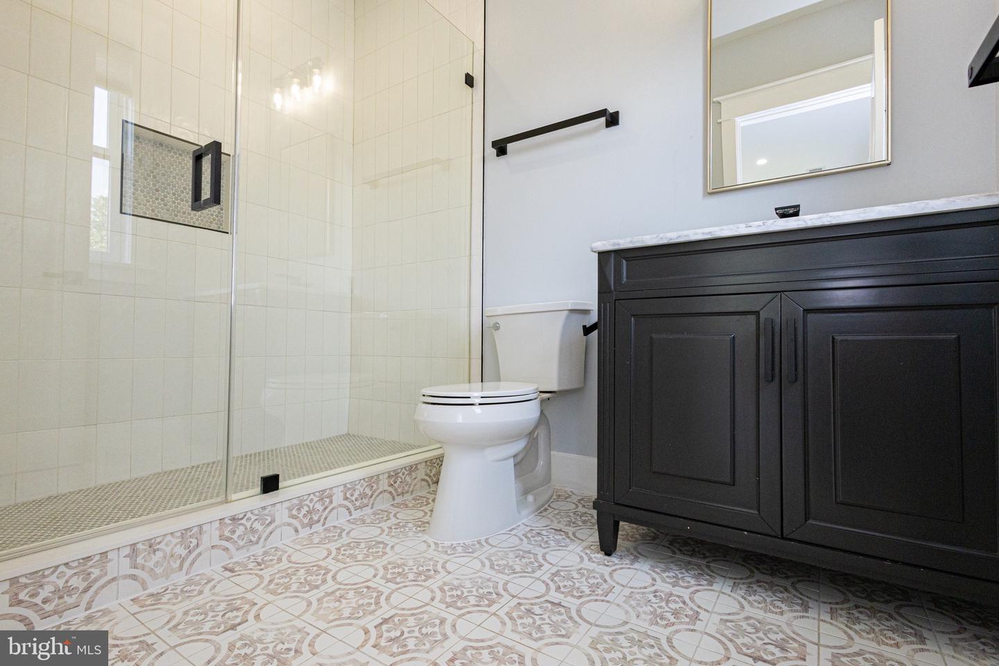 403 YEONAS DR SW, VIENNA, Virginia 22180, 6 Bedrooms Bedrooms, ,5 BathroomsBathrooms,Residential,For sale,403 YEONAS DR SW,VAFX2237070 MLS # VAFX2237070