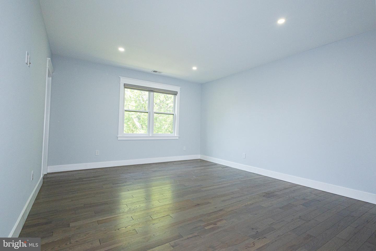 403 YEONAS DR SW, VIENNA, Virginia 22180, 6 Bedrooms Bedrooms, ,5 BathroomsBathrooms,Residential,For sale,403 YEONAS DR SW,VAFX2237070 MLS # VAFX2237070
