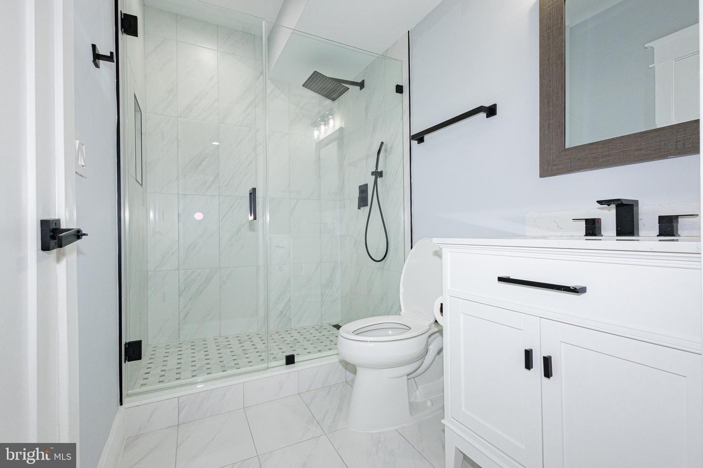 403 YEONAS DR SW, VIENNA, Virginia 22180, 6 Bedrooms Bedrooms, ,5 BathroomsBathrooms,Residential,For sale,403 YEONAS DR SW,VAFX2237070 MLS # VAFX2237070