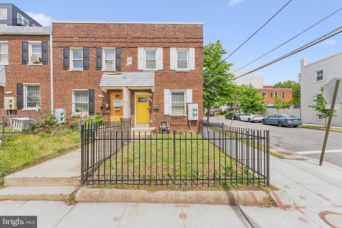 1740 H ST NE, WASHINGTON, District Of Columbia 20002, 2 Bedrooms Bedrooms, ,2 BathroomsBathrooms,Residential,For sale,1740 H ST NE,DCDC2198216 MLS # DCDC2198216