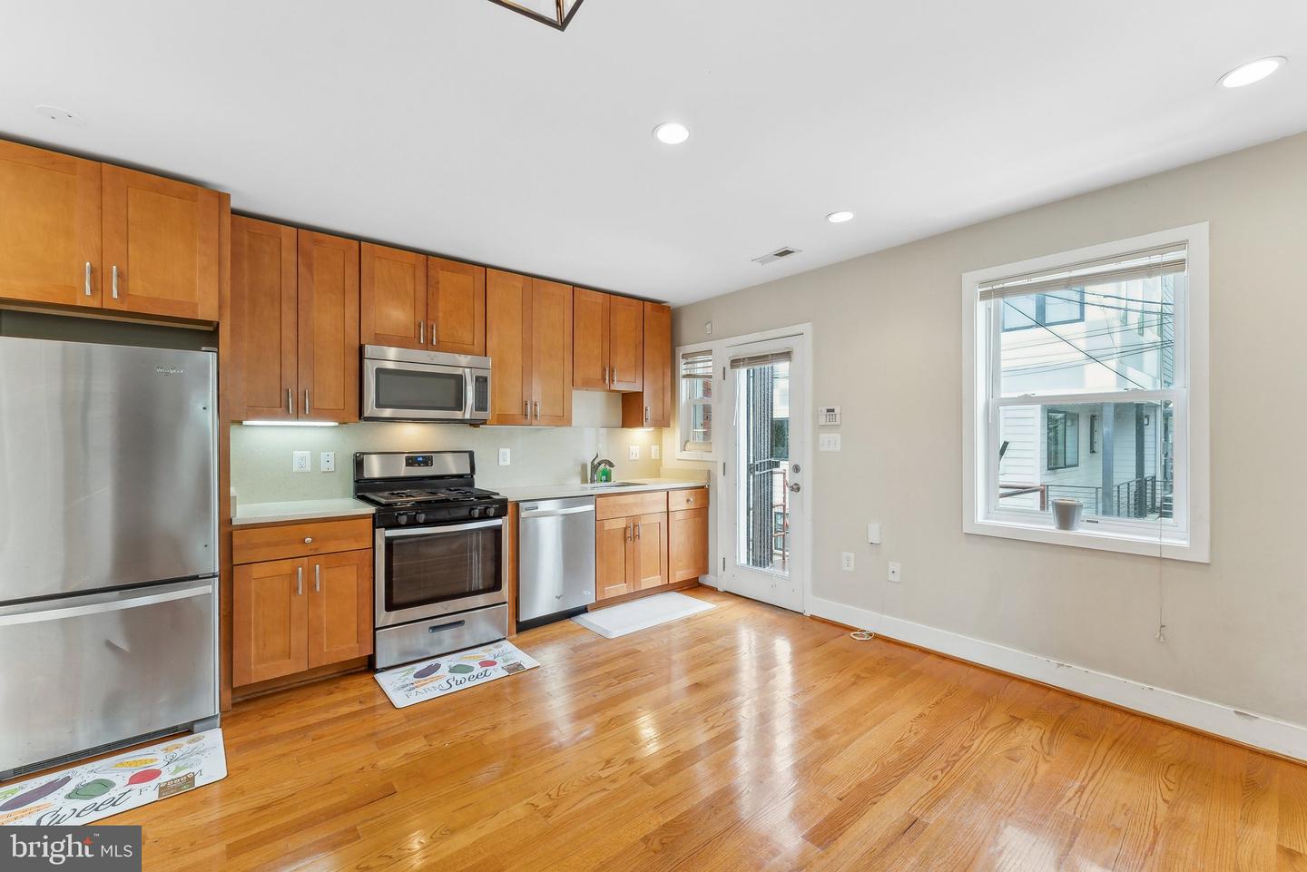 1740 H ST NE, WASHINGTON, District Of Columbia 20002, 2 Bedrooms Bedrooms, ,2 BathroomsBathrooms,Residential,For sale,1740 H ST NE,DCDC2198216 MLS # DCDC2198216