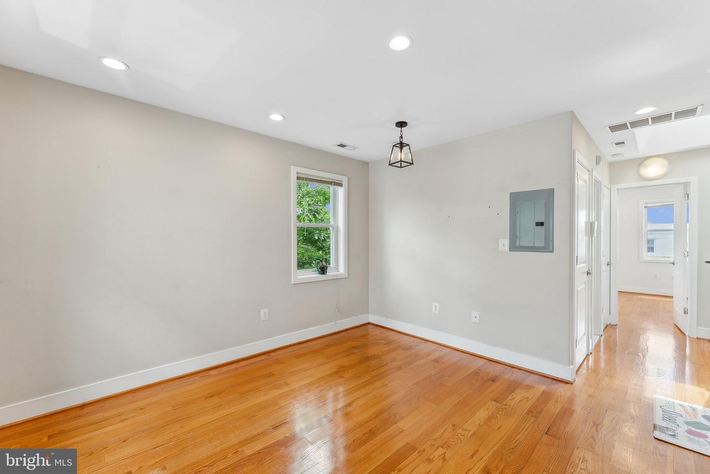 1740 H ST NE, WASHINGTON, District Of Columbia 20002, 2 Bedrooms Bedrooms, ,2 BathroomsBathrooms,Residential,For sale,1740 H ST NE,DCDC2198216 MLS # DCDC2198216