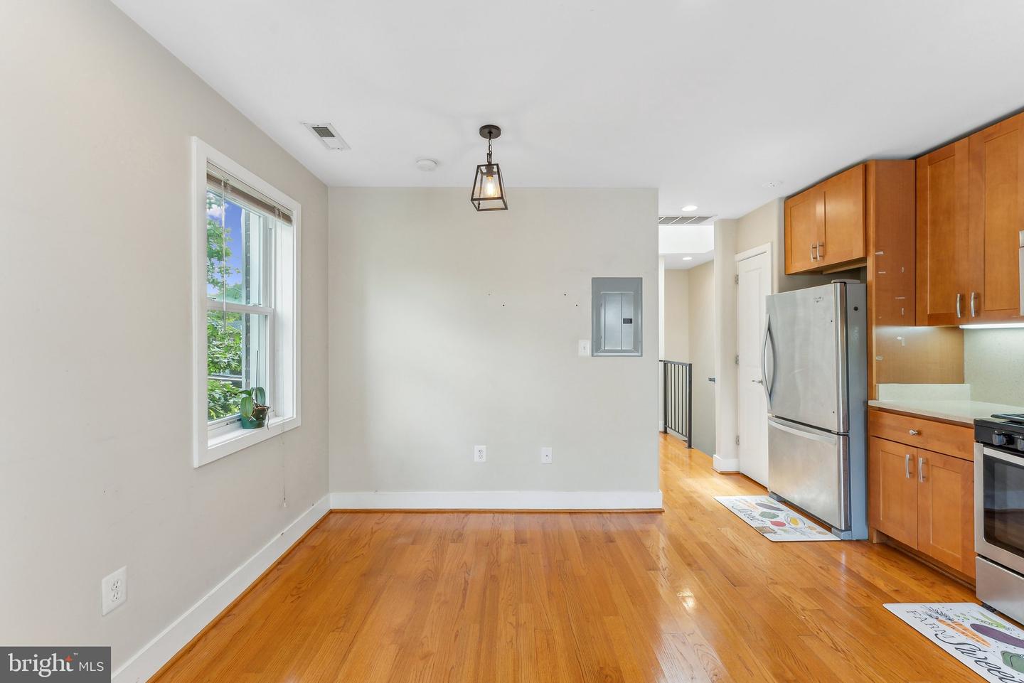 1740 H ST NE, WASHINGTON, District Of Columbia 20002, 2 Bedrooms Bedrooms, ,2 BathroomsBathrooms,Residential,For sale,1740 H ST NE,DCDC2198216 MLS # DCDC2198216