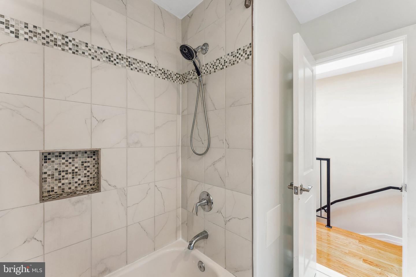 1740 H ST NE, WASHINGTON, District Of Columbia 20002, 2 Bedrooms Bedrooms, ,2 BathroomsBathrooms,Residential,For sale,1740 H ST NE,DCDC2198216 MLS # DCDC2198216