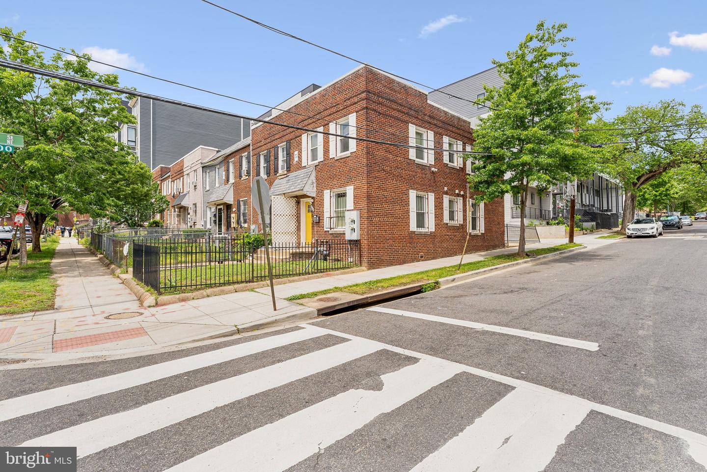 1740 H ST NE, WASHINGTON, District Of Columbia 20002, 2 Bedrooms Bedrooms, ,2 BathroomsBathrooms,Residential,For sale,1740 H ST NE,DCDC2198216 MLS # DCDC2198216