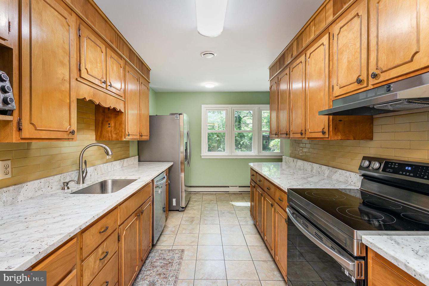 344 LEELAND RD, FREDERICKSBURG, Virginia 22405, 3 Bedrooms Bedrooms, 13 Rooms Rooms,3 BathroomsBathrooms,Residential,For sale,344 LEELAND RD,VAST2038500 MLS # VAST2038500