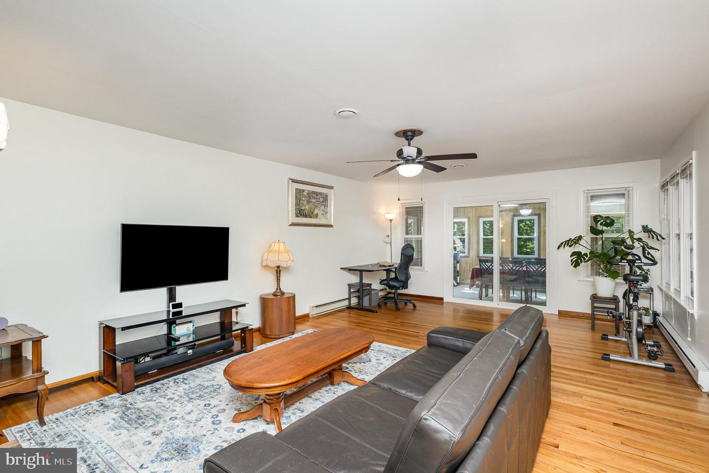 344 LEELAND RD, FREDERICKSBURG, Virginia 22405, 3 Bedrooms Bedrooms, 13 Rooms Rooms,3 BathroomsBathrooms,Residential,For sale,344 LEELAND RD,VAST2038500 MLS # VAST2038500