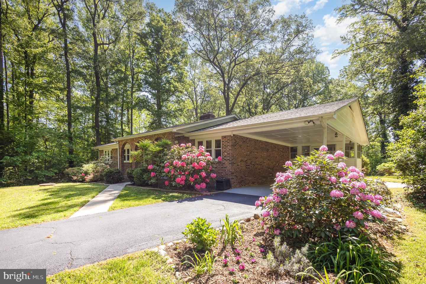 344 LEELAND RD, FREDERICKSBURG, Virginia 22405, 3 Bedrooms Bedrooms, 13 Rooms Rooms,3 BathroomsBathrooms,Residential,For sale,344 LEELAND RD,VAST2038500 MLS # VAST2038500