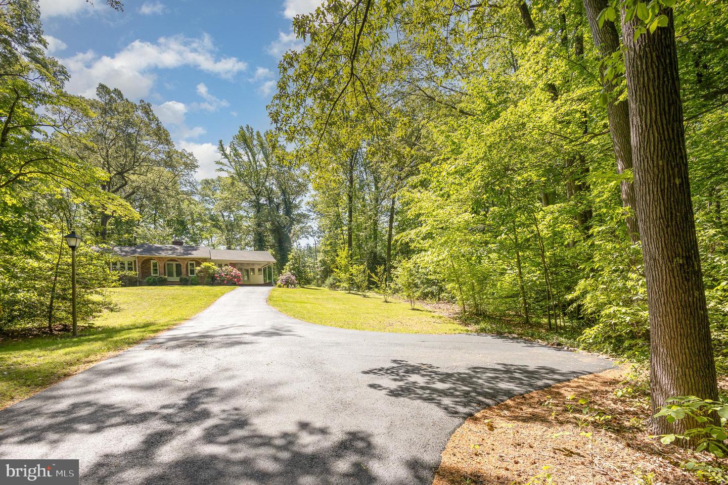 344 LEELAND RD, FREDERICKSBURG, Virginia 22405, 3 Bedrooms Bedrooms, 13 Rooms Rooms,3 BathroomsBathrooms,Residential,For sale,344 LEELAND RD,VAST2038500 MLS # VAST2038500