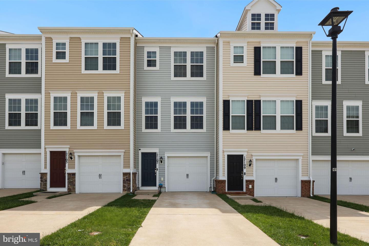 17107 GIBSON MILL RD, DUMFRIES, Virginia 22026, 3 Bedrooms Bedrooms, ,3 BathroomsBathrooms,Residential,For sale,17107 GIBSON MILL RD,VAPW2093902 MLS # VAPW2093902