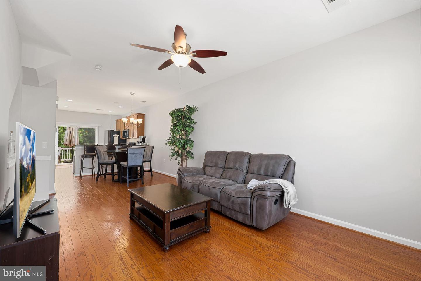 17107 GIBSON MILL RD, DUMFRIES, Virginia 22026, 3 Bedrooms Bedrooms, ,3 BathroomsBathrooms,Residential,For sale,17107 GIBSON MILL RD,VAPW2093902 MLS # VAPW2093902