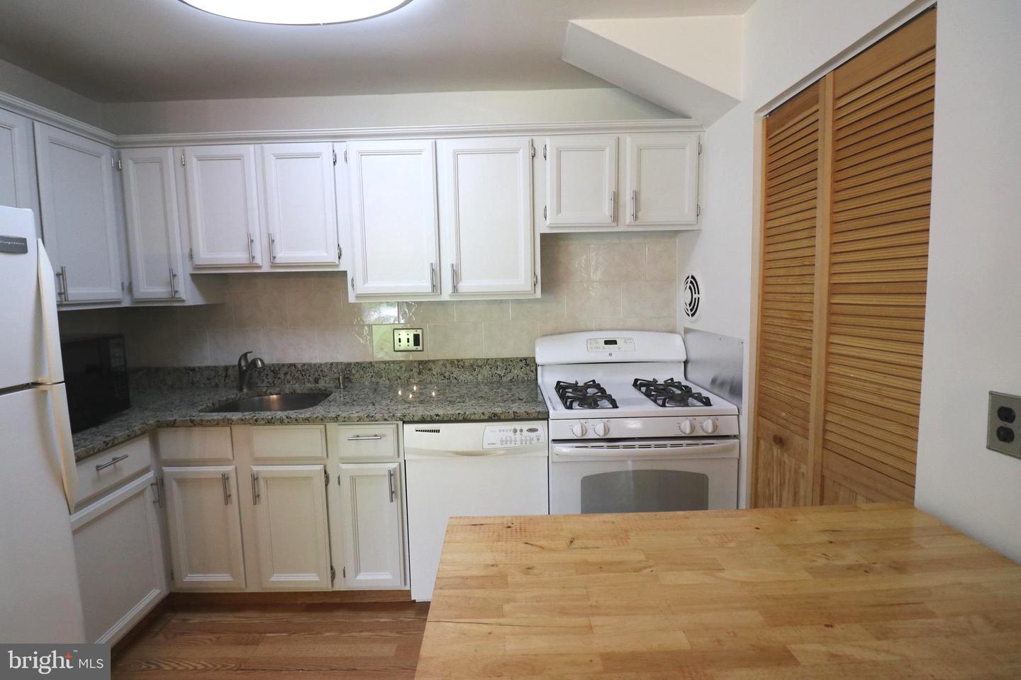 7366 ROUTE 29 #104, FALLS CHURCH, Virginia 22046, 1 Bedroom Bedrooms, ,1 BathroomBathrooms,Residential,For sale,7366 ROUTE 29 #104,VAFX2238618 MLS # VAFX2238618