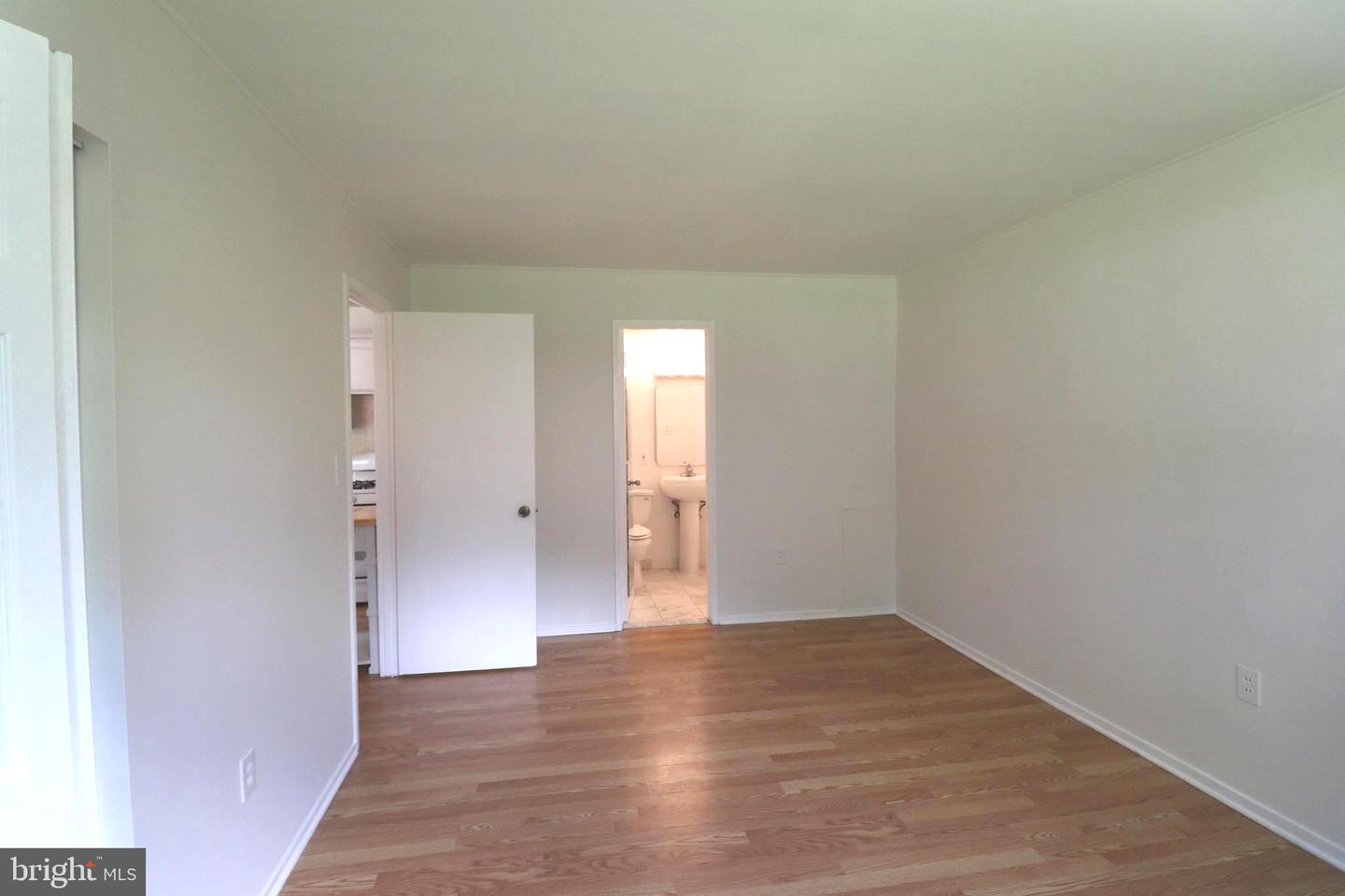 7366 ROUTE 29 #104, FALLS CHURCH, Virginia 22046, 1 Bedroom Bedrooms, ,1 BathroomBathrooms,Residential,For sale,7366 ROUTE 29 #104,VAFX2238618 MLS # VAFX2238618