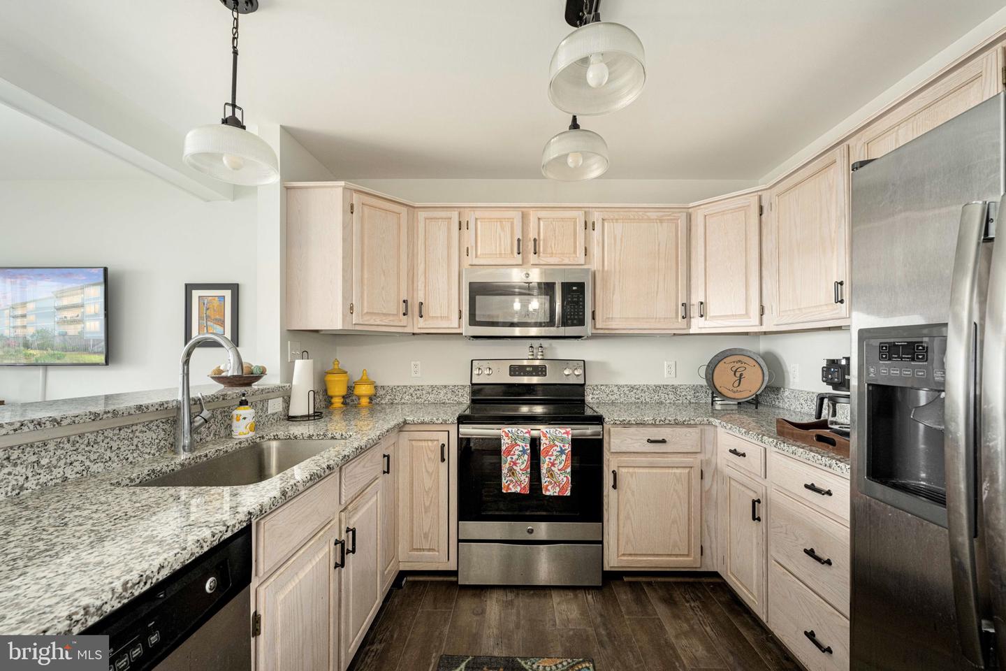 17 LINCOLN AVE #104, COLONIAL BEACH, Virginia 22443, 2 Bedrooms Bedrooms, 5 Rooms Rooms,2 BathroomsBathrooms,Residential,For sale,17 LINCOLN AVE #104,VAWE2008864 MLS # VAWE2008864
