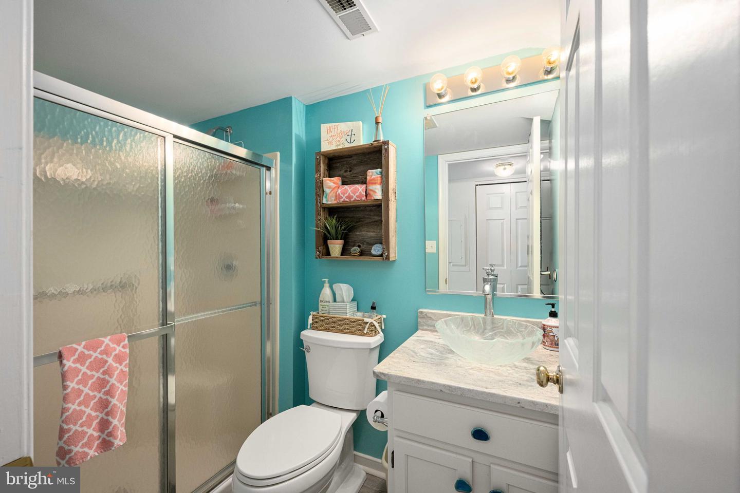 17 LINCOLN AVE #104, COLONIAL BEACH, Virginia 22443, 2 Bedrooms Bedrooms, 5 Rooms Rooms,2 BathroomsBathrooms,Residential,For sale,17 LINCOLN AVE #104,VAWE2008864 MLS # VAWE2008864