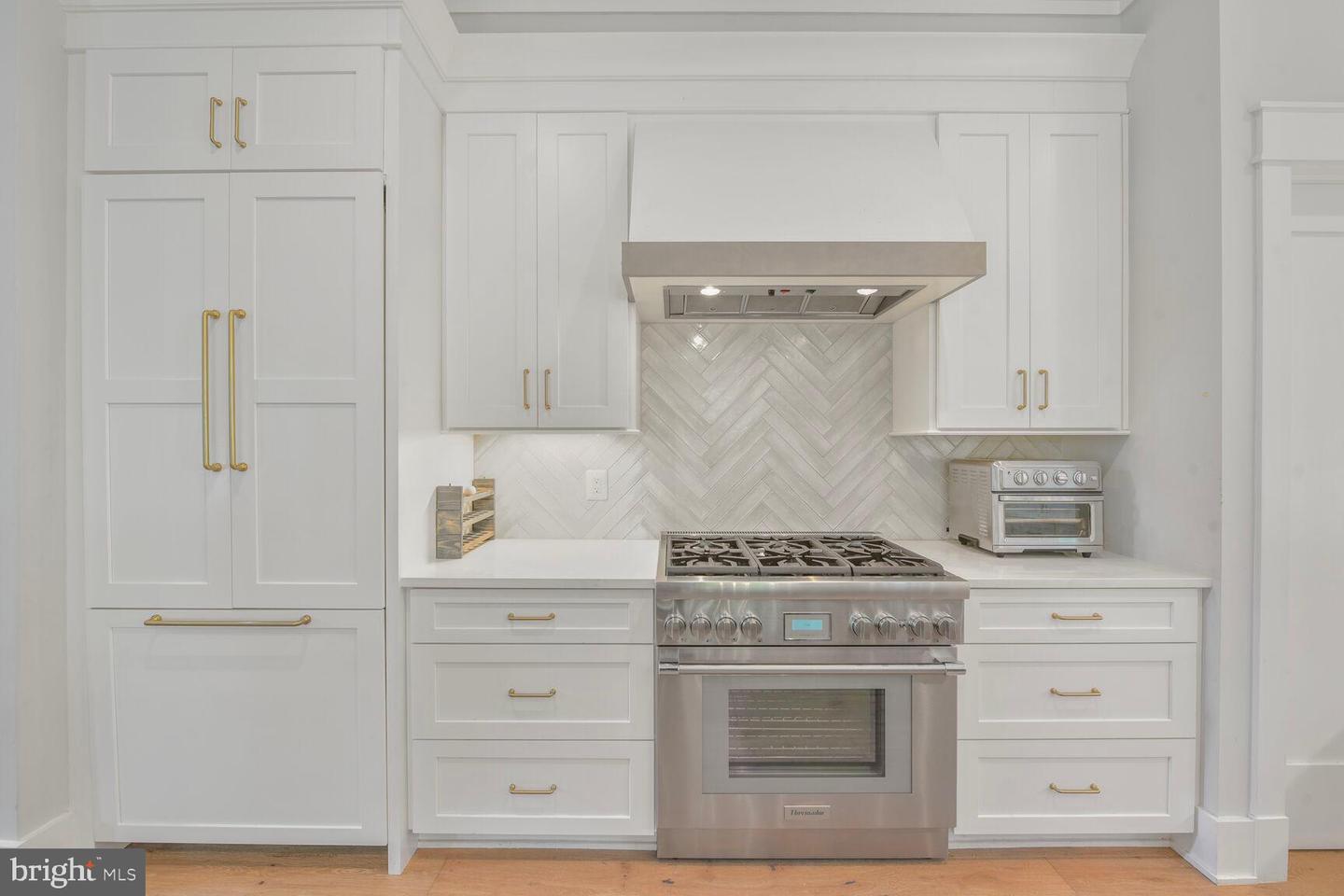 302 JADE CT NW, VIENNA, Virginia 22180, 7 Bedrooms Bedrooms, ,7 BathroomsBathrooms,Residential,For sale,302 JADE CT NW,VAFX2239444 MLS # VAFX2239444