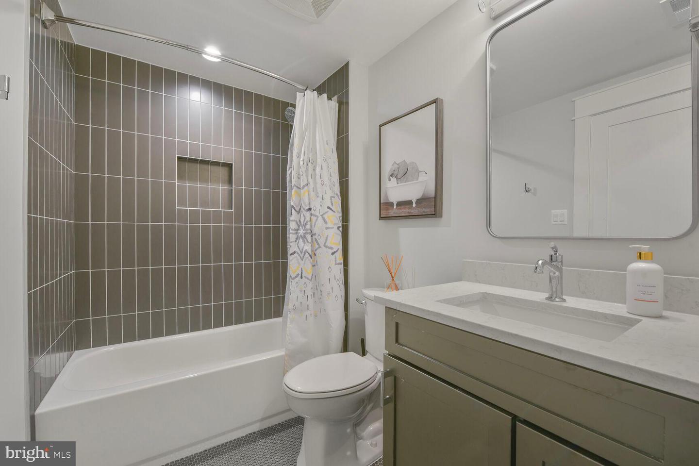 302 JADE CT NW, VIENNA, Virginia 22180, 7 Bedrooms Bedrooms, ,7 BathroomsBathrooms,Residential,For sale,302 JADE CT NW,VAFX2239444 MLS # VAFX2239444