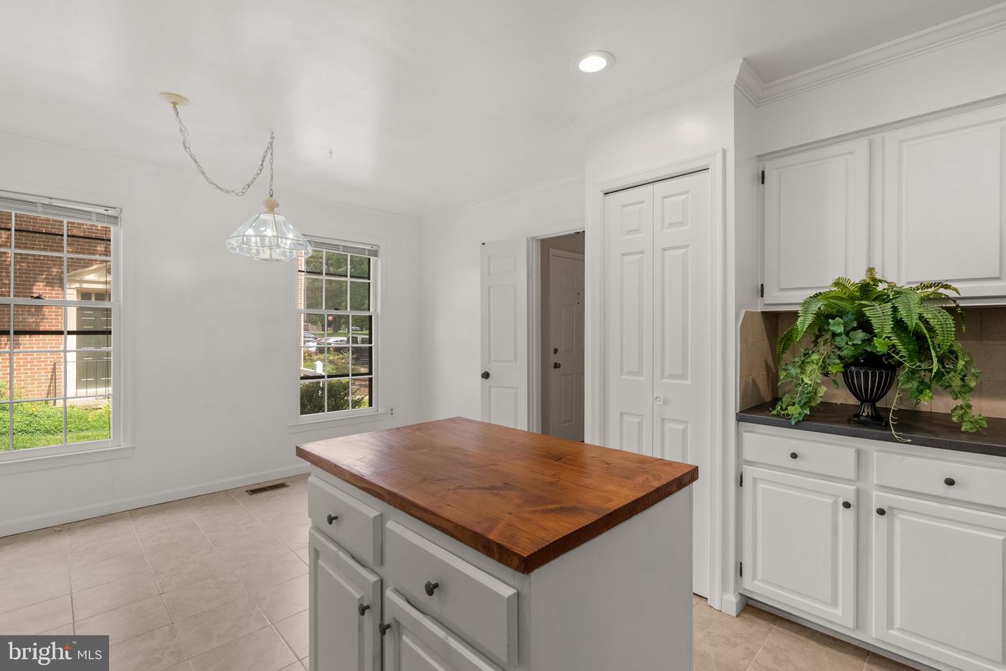 4849 CARRIAGEPARK RD, FAIRFAX, Virginia 22032, 4 Bedrooms Bedrooms, ,3 BathroomsBathrooms,Residential,For sale,4849 CARRIAGEPARK RD,VAFX2240134 MLS # VAFX2240134