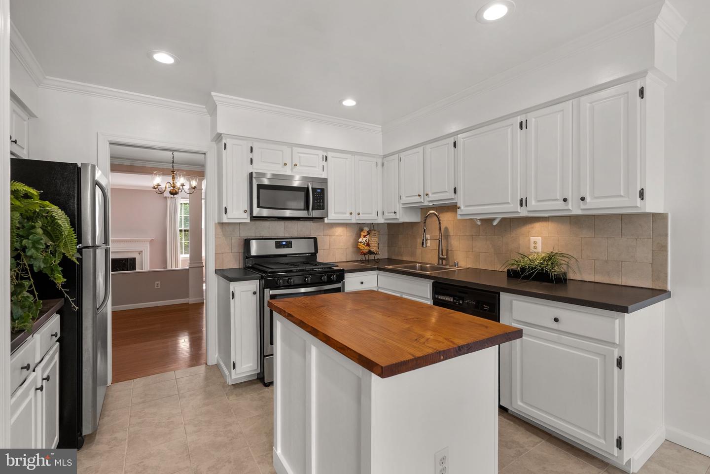 4849 CARRIAGEPARK RD, FAIRFAX, Virginia 22032, 4 Bedrooms Bedrooms, ,3 BathroomsBathrooms,Residential,For sale,4849 CARRIAGEPARK RD,VAFX2240134 MLS # VAFX2240134