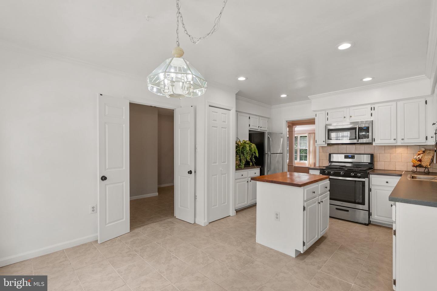 4849 CARRIAGEPARK RD, FAIRFAX, Virginia 22032, 4 Bedrooms Bedrooms, ,3 BathroomsBathrooms,Residential,For sale,4849 CARRIAGEPARK RD,VAFX2240134 MLS # VAFX2240134