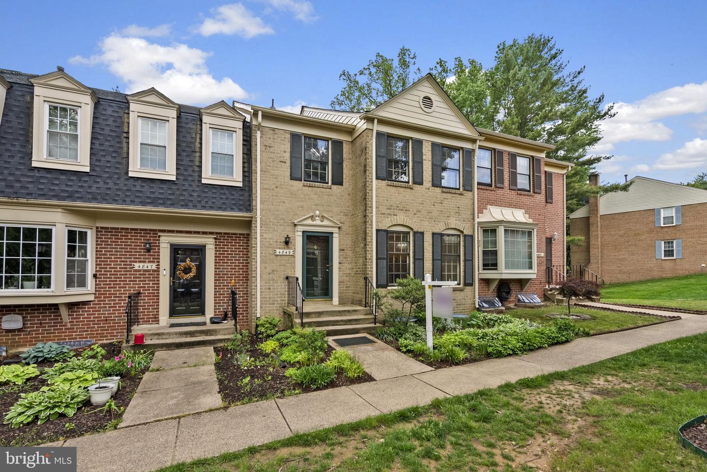 4849 CARRIAGEPARK RD, FAIRFAX, Virginia 22032, 4 Bedrooms Bedrooms, ,3 BathroomsBathrooms,Residential,For sale,4849 CARRIAGEPARK RD,VAFX2240134 MLS # VAFX2240134