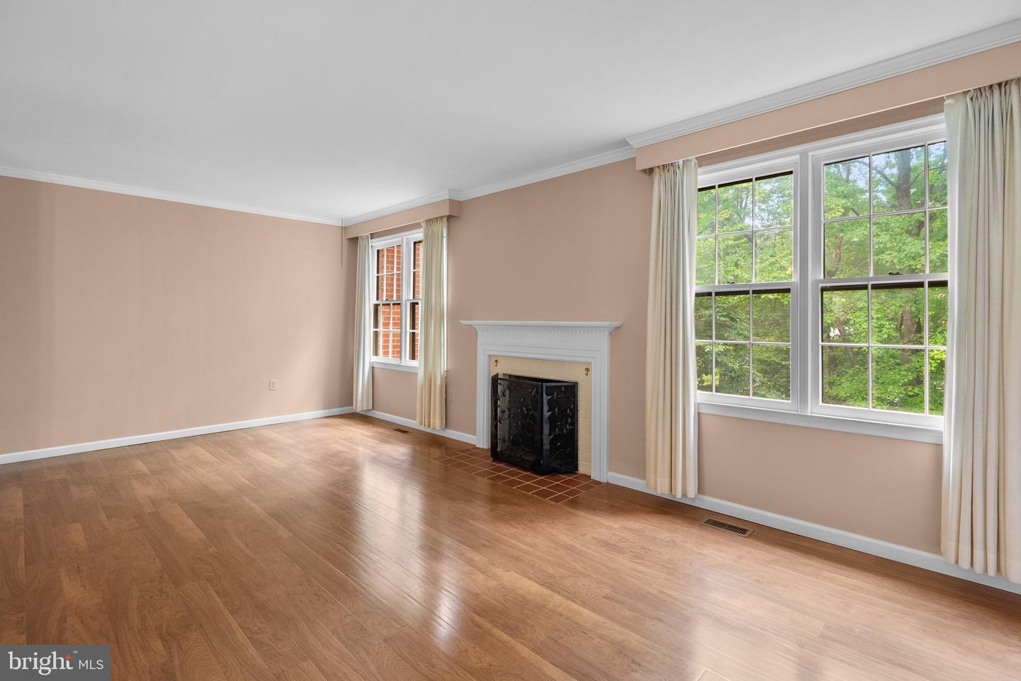 4849 CARRIAGEPARK RD, FAIRFAX, Virginia 22032, 4 Bedrooms Bedrooms, ,3 BathroomsBathrooms,Residential,For sale,4849 CARRIAGEPARK RD,VAFX2240134 MLS # VAFX2240134