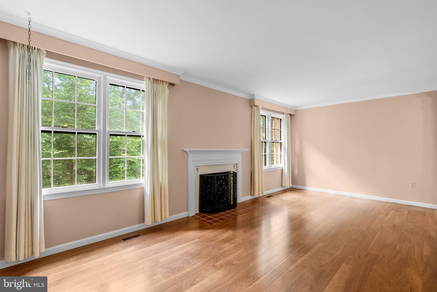 4849 CARRIAGEPARK RD, FAIRFAX, Virginia 22032, 4 Bedrooms Bedrooms, ,3 BathroomsBathrooms,Residential,For sale,4849 CARRIAGEPARK RD,VAFX2240134 MLS # VAFX2240134