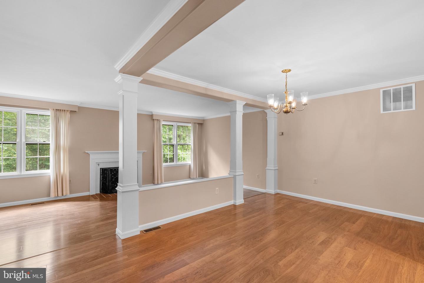 4849 CARRIAGEPARK RD, FAIRFAX, Virginia 22032, 4 Bedrooms Bedrooms, ,3 BathroomsBathrooms,Residential,For sale,4849 CARRIAGEPARK RD,VAFX2240134 MLS # VAFX2240134